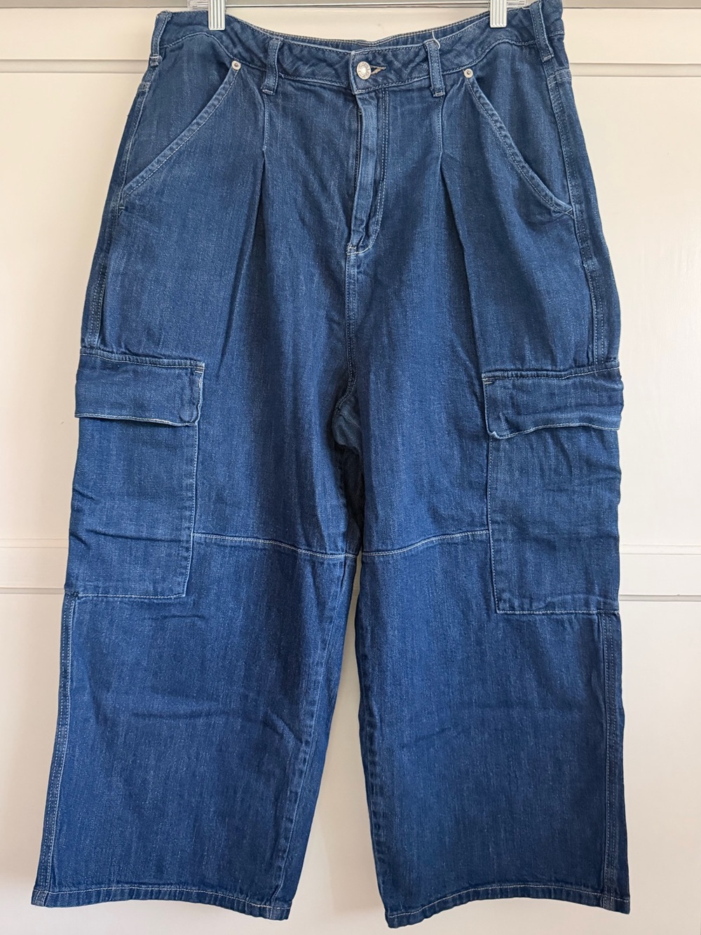 Pilcro Anthropologie ultra high rise pleated cropped cargo jeans 33 petite